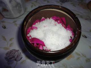 自制玫瑰酱的做法步骤：3