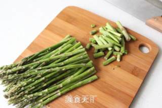 白灼芦笋的做法步骤：2
