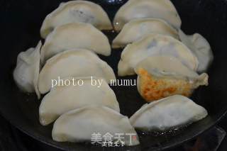 生煎水饺的做法步骤：5