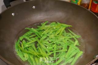 荷兰豆凉拌虫草菇的做法步骤：4