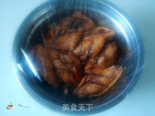 私房秘制烤鸡翅的做法步骤：5