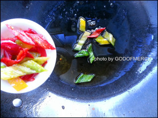 舌尖上的高考：舒缓压力白菜炒肉片的做法步骤：10