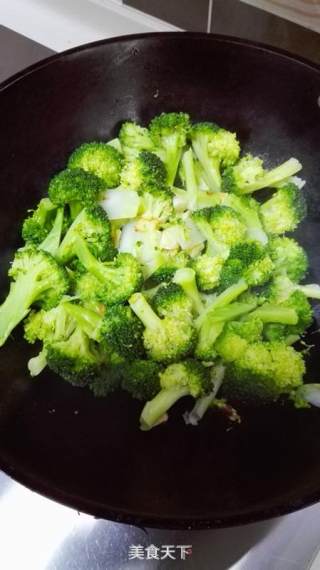 蒜蓉西兰花的做法步骤：4