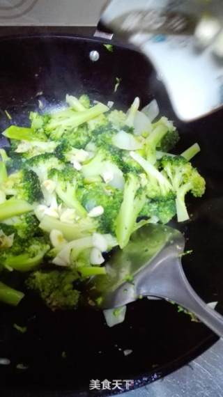 蒜蓉西兰花的做法步骤：6