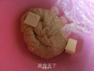 花环豆沙面包的做法步骤：2