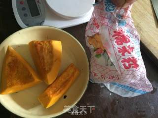 南瓜芝麻球的做法步骤：1