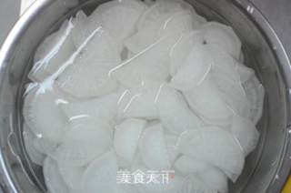 花开富贵——开胃萝卜酸的做法步骤：3