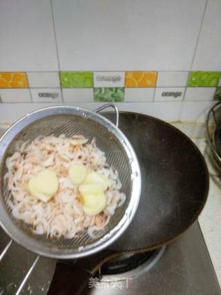彩椒虾皮小炒的做法步骤：2