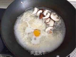清汤面的做法步骤：4