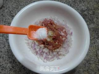 洋葱猪肉馅馅饼的做法步骤：8