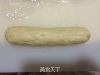 香肠花环面包的做法步骤：7