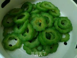 豆豉拌苦瓜的做法步骤：5