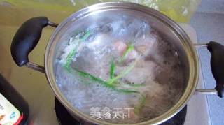 这次不发甜食啦，来个外婆红烧肉！的做法步骤：2