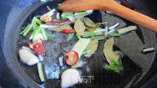 这次不发甜食啦，来个外婆红烧肉！的做法步骤：6