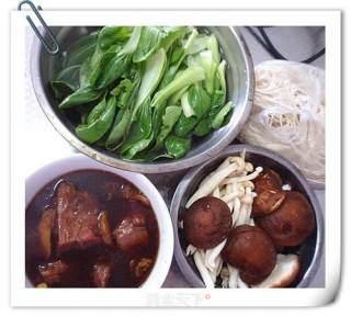 双菇牛肉面的做法步骤：1