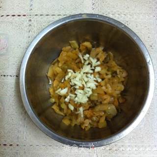 榨菜煎蛋的做法步骤：1
