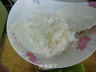 鸡蛋黄瓜寿司-简单五分钟的做法步骤：1