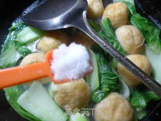 青菜肉面筋粉丝汤的做法步骤：5