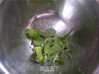薄荷柠檬茶的做法步骤：1