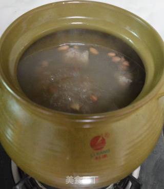 花生骨头墨鱼汤的做法步骤：6