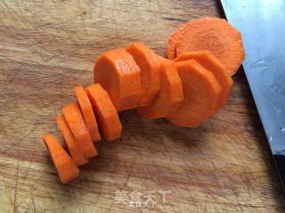 胡萝卜苹果汁的做法步骤：2