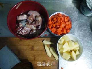 黄焖鸡米饭---家庭版鸡煲饭的做法步骤：2