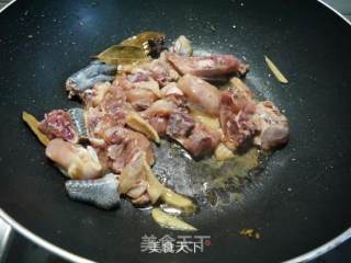 黄焖鸡米饭---家庭版鸡煲饭的做法步骤：5