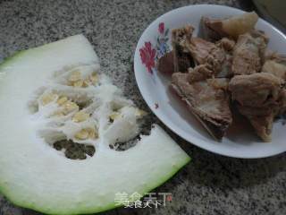 肉骨冬瓜汤的做法步骤：1
