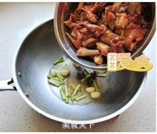 鲜香滑嫩的超级经典下饭菜【黄焖鸡】的做法步骤：5