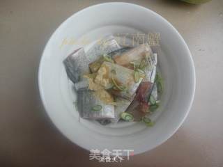 干煎带鱼的做法步骤：2