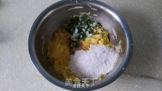 五香土豆鸡蛋饼的做法步骤：4