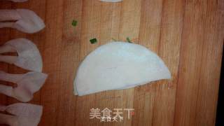 饺子皮之炸小麻花的做法步骤：3