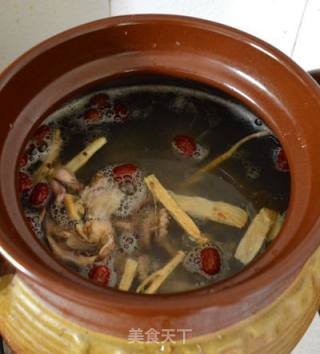 章鱼干淡菜骨头汤的做法步骤：4