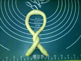 德式扭结面包的做法步骤：19