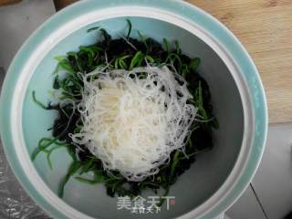 凉拌菠菜鸡蛋粉丝的做法步骤：6