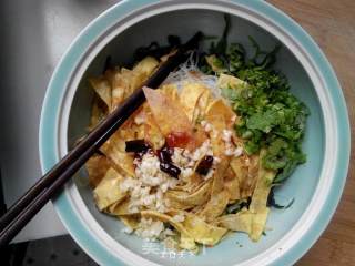凉拌菠菜鸡蛋粉丝的做法步骤：23