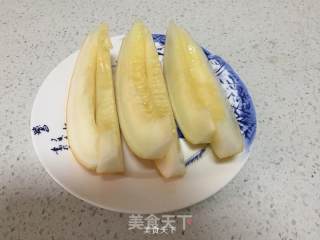 哈密瓜奶昔的做法步骤：1