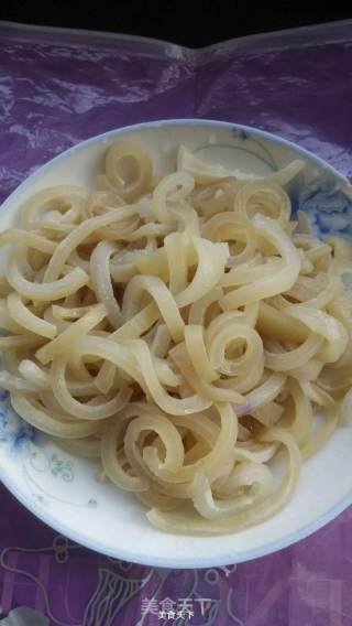 泡椒肉片的做法步骤：2