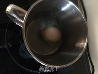 叉烧鸡蛋面的做法步骤：2