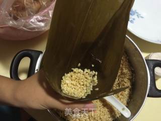 肉粽的做法步骤：7