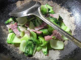 五花风肉炒青菜的做法步骤：8