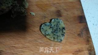 香酥黑芝麻饼的做法步骤：6