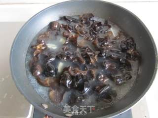 凉拌腐竹木耳的做法步骤：5