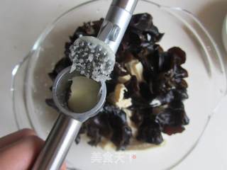 凉拌腐竹木耳的做法步骤：6