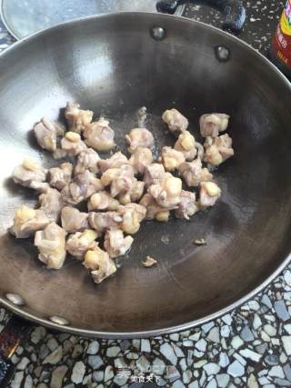 鸡脆骨炒圆葱的做法步骤：5