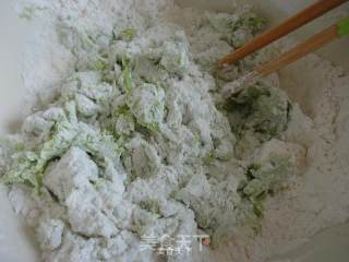 茴香馅猪肉饺子的做法步骤：2
