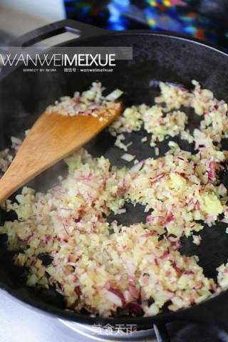 墨鱼汁海鲜饭的做法步骤：7