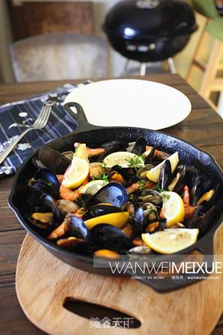 墨鱼汁海鲜饭的做法步骤：19
