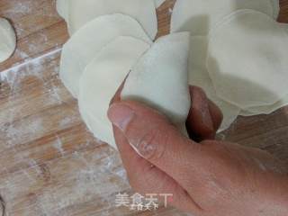 黄须菜肉馅饺子的做法步骤：31