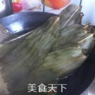 蛋黄肉粽的做法步骤：9